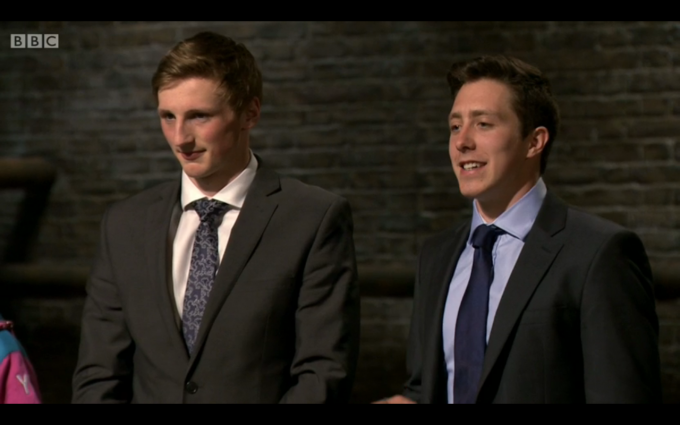 Tom and Chris begin their hastily-prepared pitch to the Dragons.