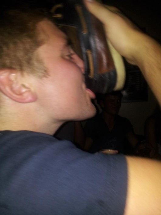 If this snap is anything to go by, the man certainly isn't new to boozing.