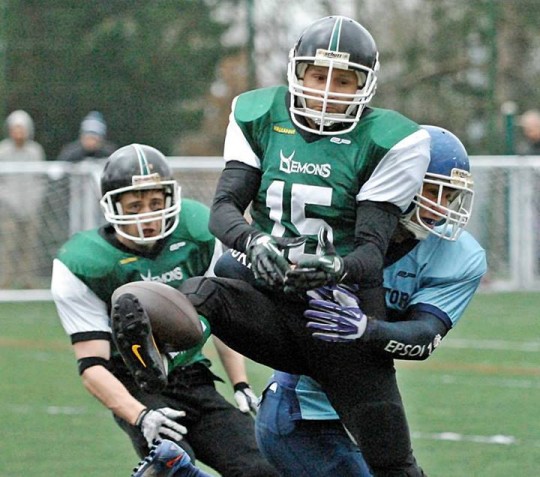Rafael Serrano kicks the ball up for a Connor Sealy pick!
