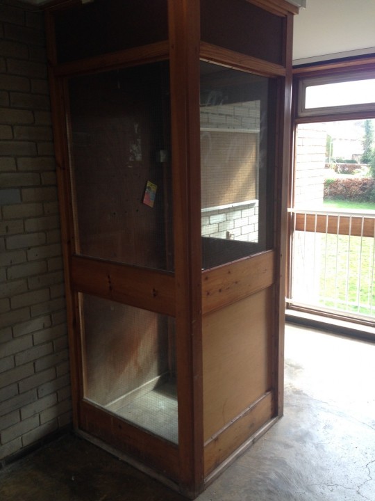 An abandoned phone booth in the middle of the corridor.. who doesn't want that.