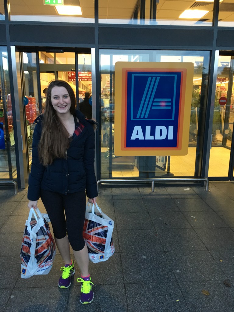 "I love going food shopping in gym kit; reaching high and low shelves can be down with ease." Who looks stupid now Miss I'm wearing my new boohoo mini skirt so can't bend down to get the biscuits on the bottom shelf?