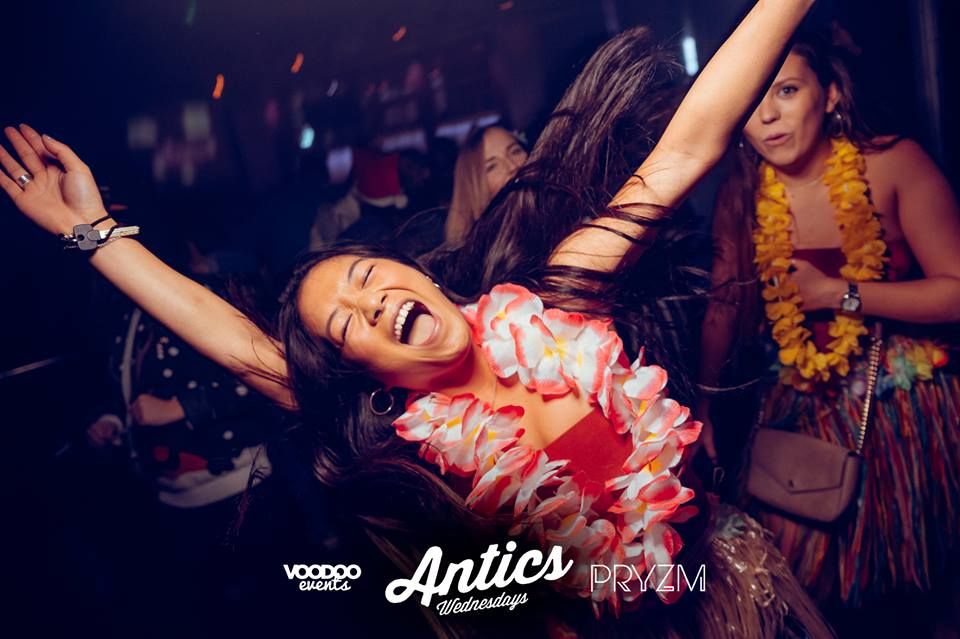 Image may contain: Make Out, Person, People, Human