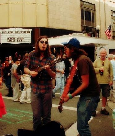 Street performers at Rhythm & Roots