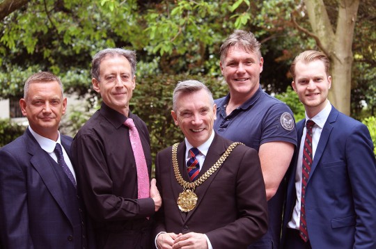 Is it a Boyz 2 Men reunion? No, it's Liverpool Uni staff and the Lord Mayor meeting Peter