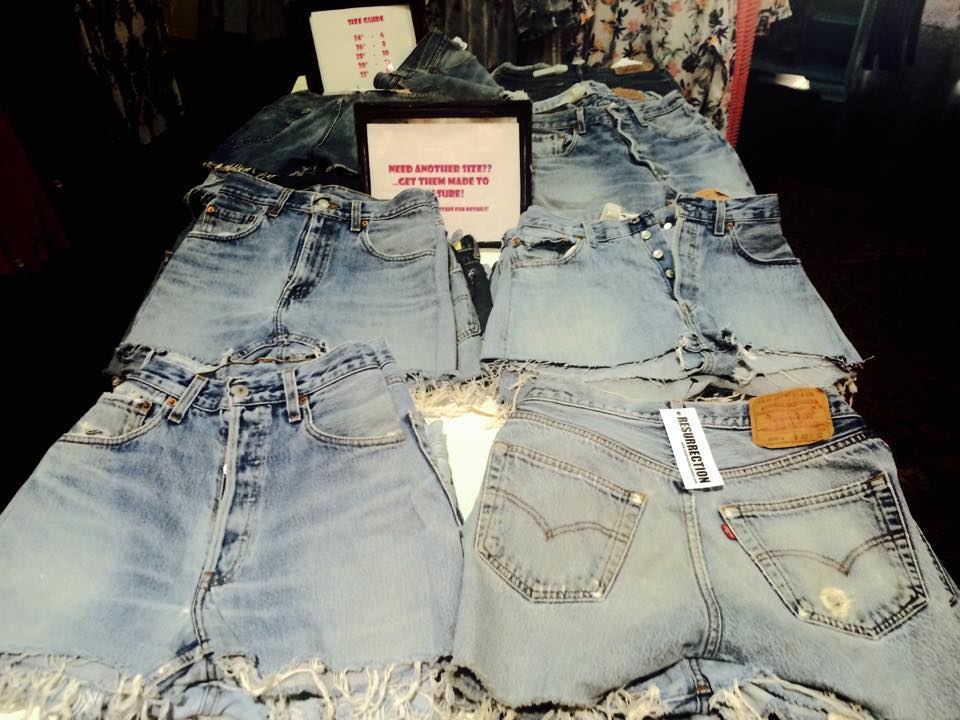 Classic stone-wash high waisted shorts, cut from genuine vintage recycled distressed 501 Levi Jeans. These trans-seasonal must-haves can be made to measure in store