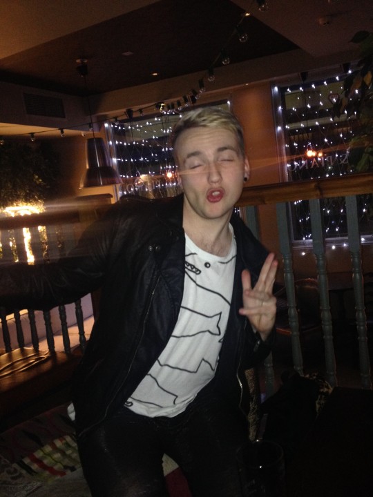 "Mate, this is such a sick night. I'm soooo wasted!!"