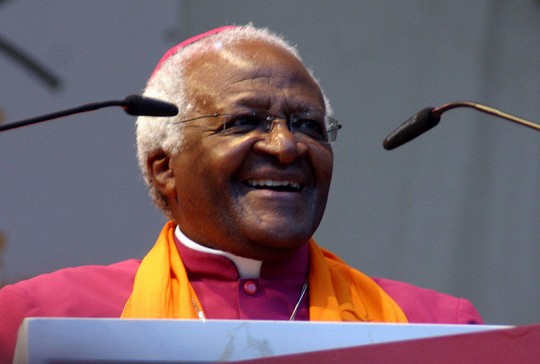 800px-Desmond_tutu_20070607_1