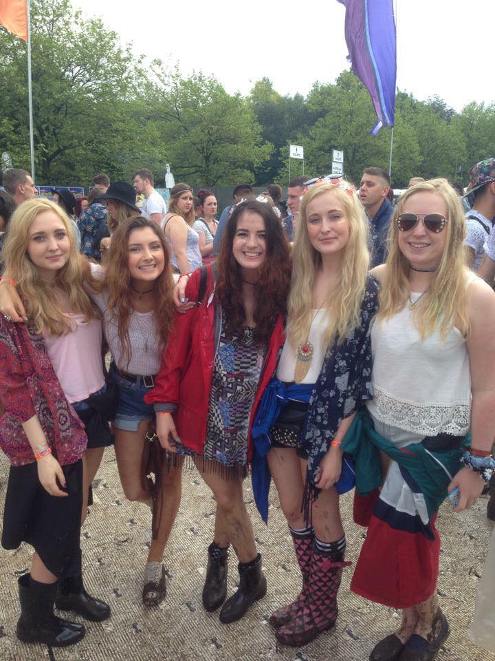Muddy gals