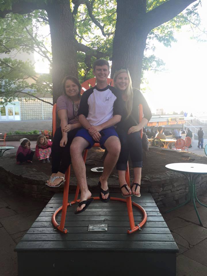 15497576_1468075439877254_64091966_n