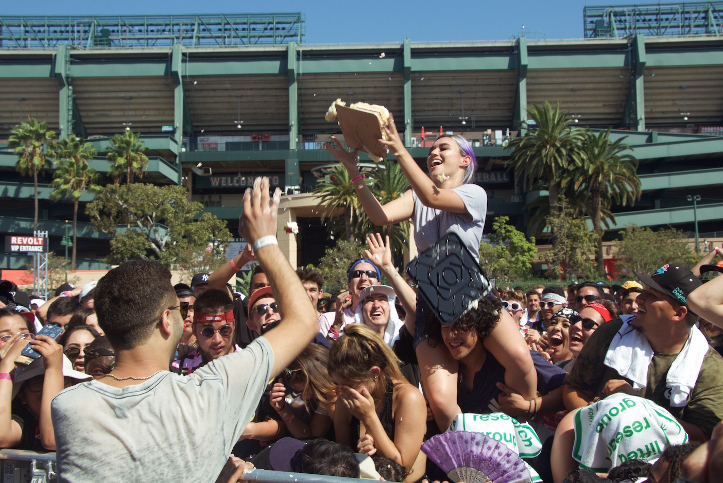 Birthday cakes were thrown into the audience during Smokepurpp's set