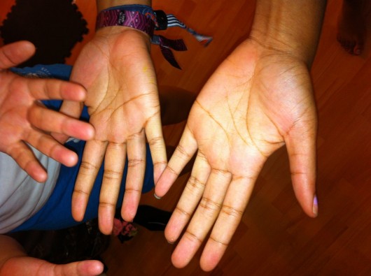 Just look at those scarlet fingertips!