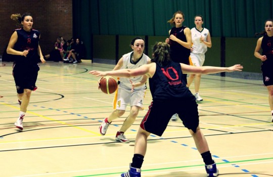 Impossible to split the two women's teams