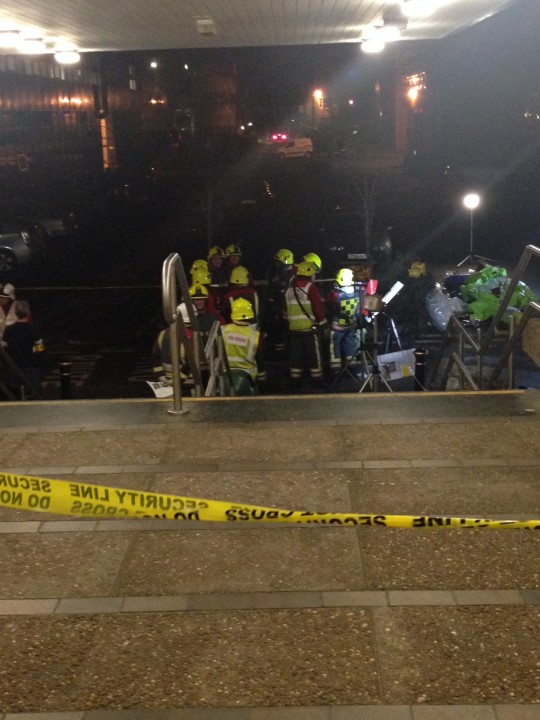 Firemen still on the scene as of 21:07 5th April