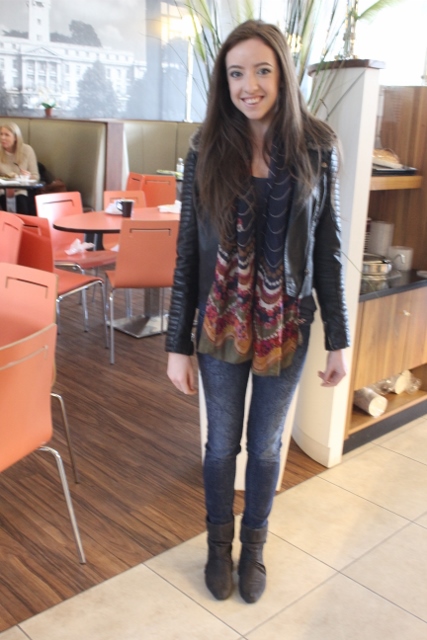 Laura Waterhouse, Modern Foreign Languages, Fourth year, Accessorize scarf.
