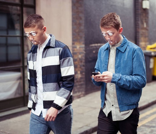 Disclosure: flag bearers of the scene