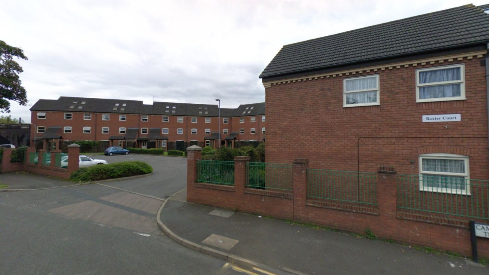 Man arrested after police bomb squad descends upon flats in Leamington Spa