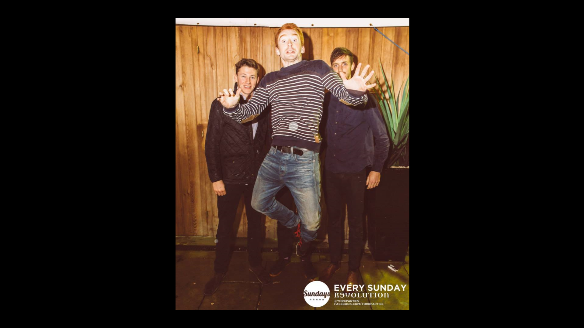 The mid air photobomb. A fine art.
