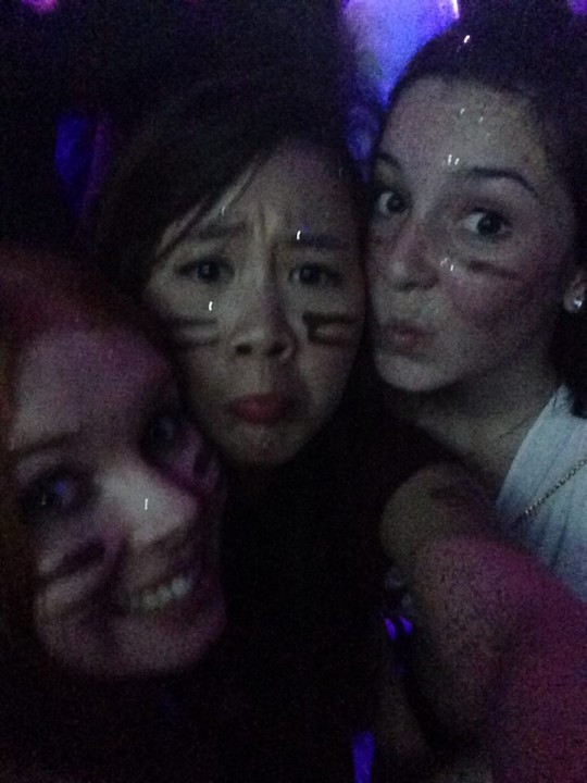 Still all pouty in da club