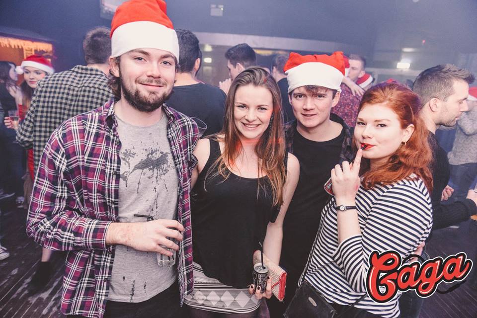 tbf it does sort of go with his t shirt