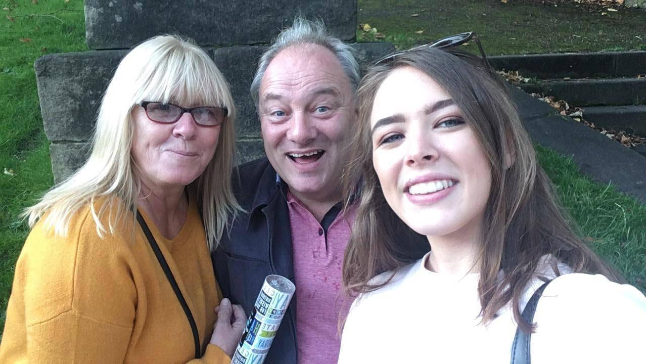 Aimee, with her mum, Dorice, and her dad, Gary.