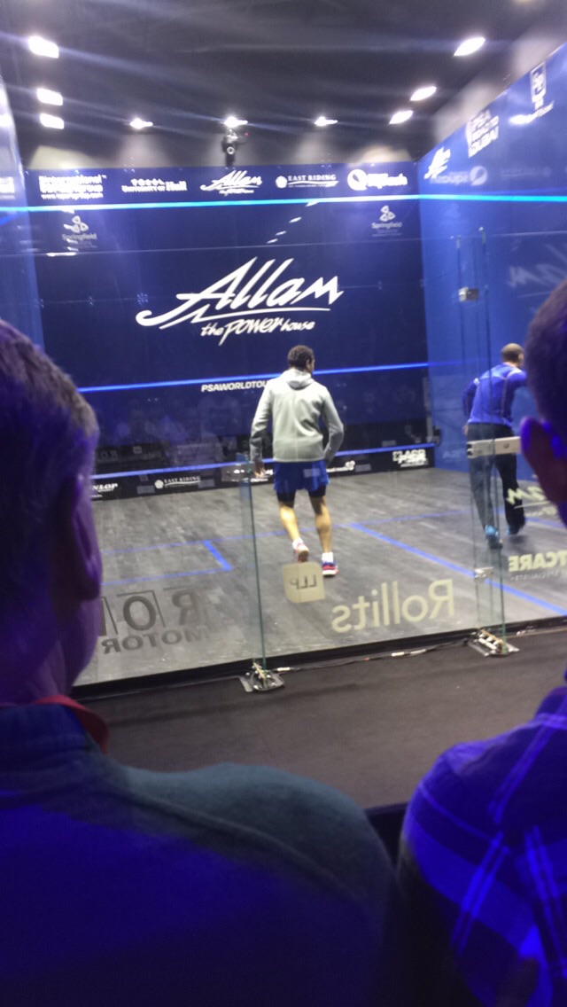 The crowd favourite, Rami Ashour, warming up before the semi-final against Gregory Gaultier