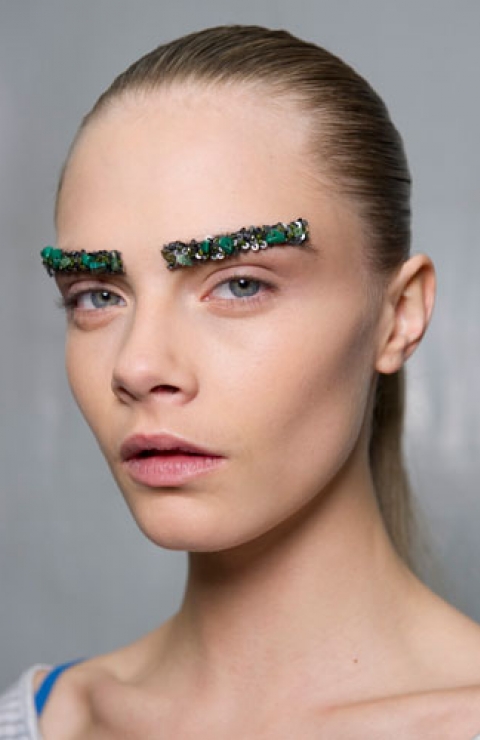 Backstage-Beauty-at-Chanel_s-Autumn-Winter-2012-Show--Bejewelled-Eyebrows-and-Sleek-Ponytails-2_480_740_s_c1