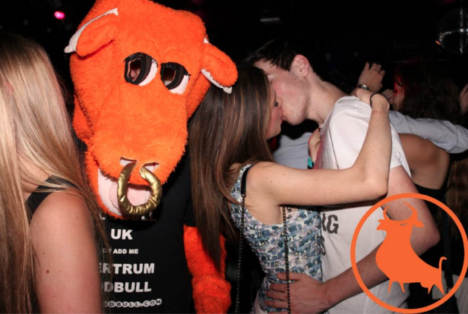 RISA Snogging