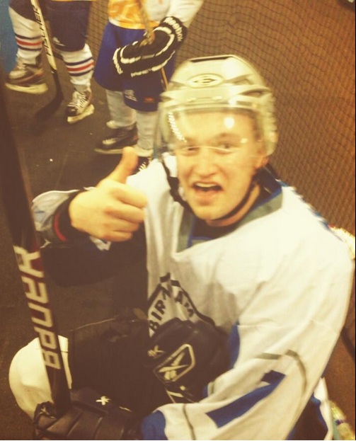 IceHockeyThumbs up