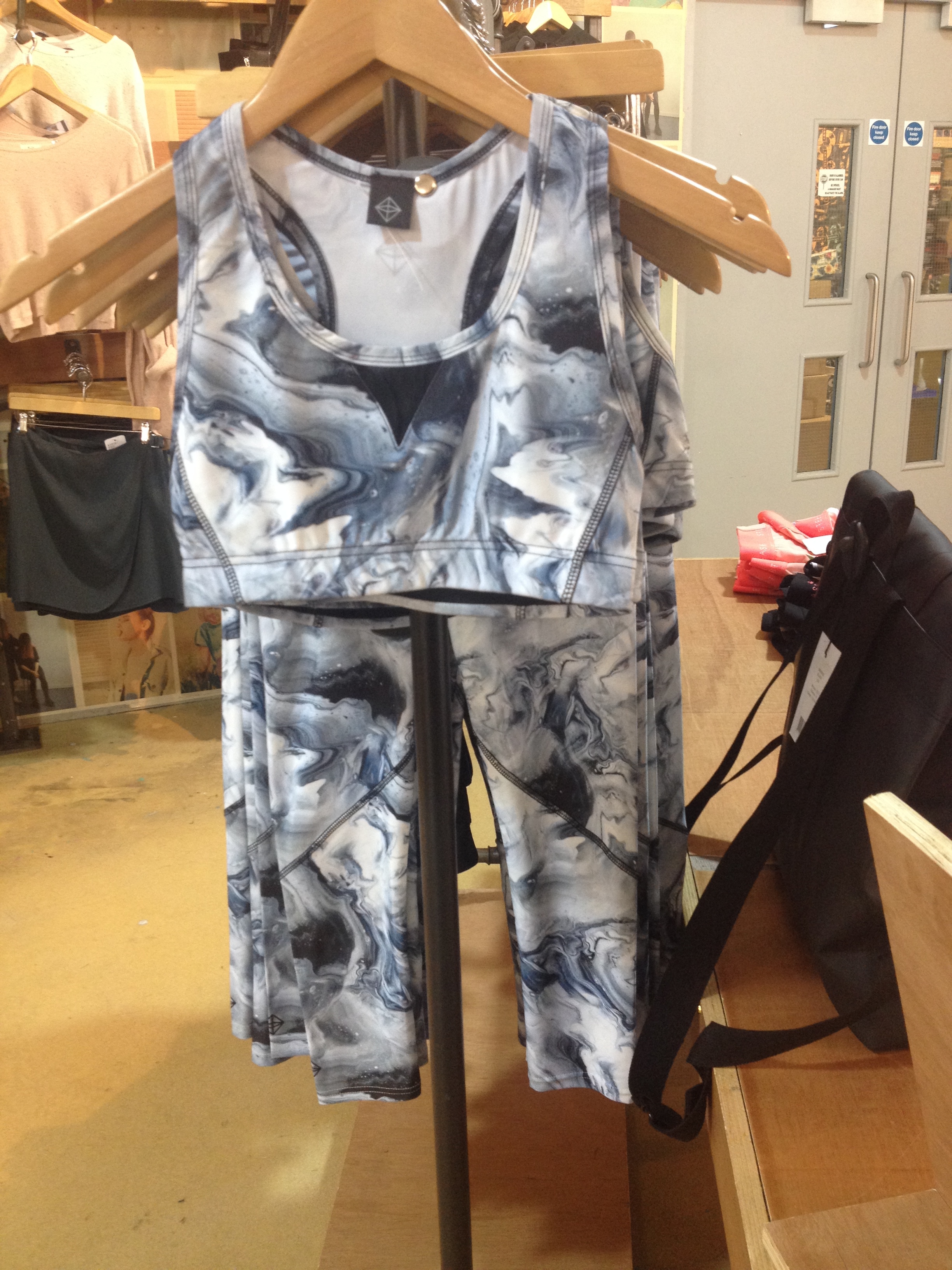 Marble print: a sure fire way to look the most fashionable at the gym
