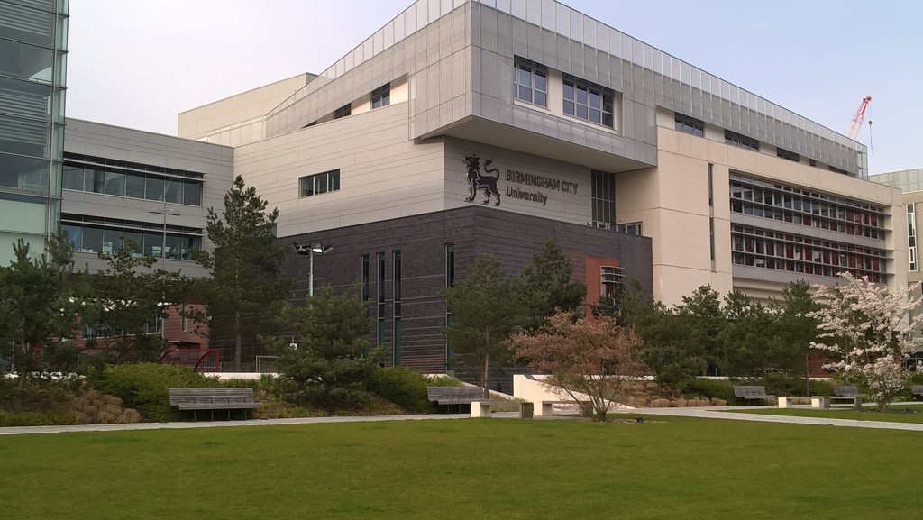 But look at how pwetty their campus is!