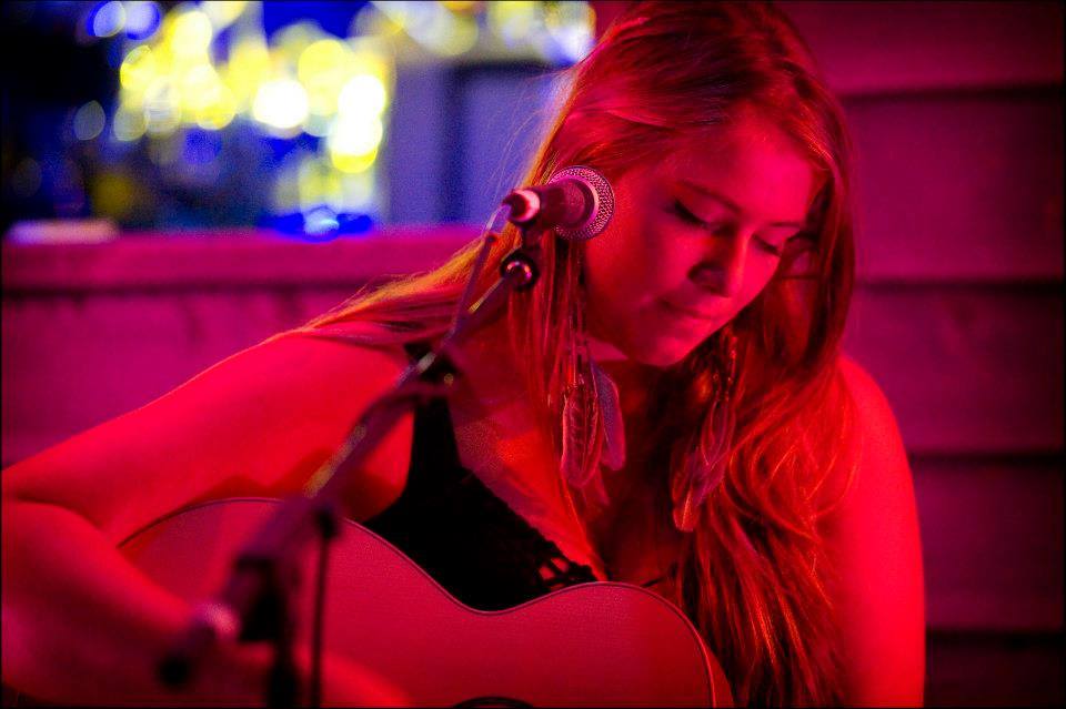 becca giig