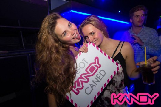 Tehe, this sign smells funny