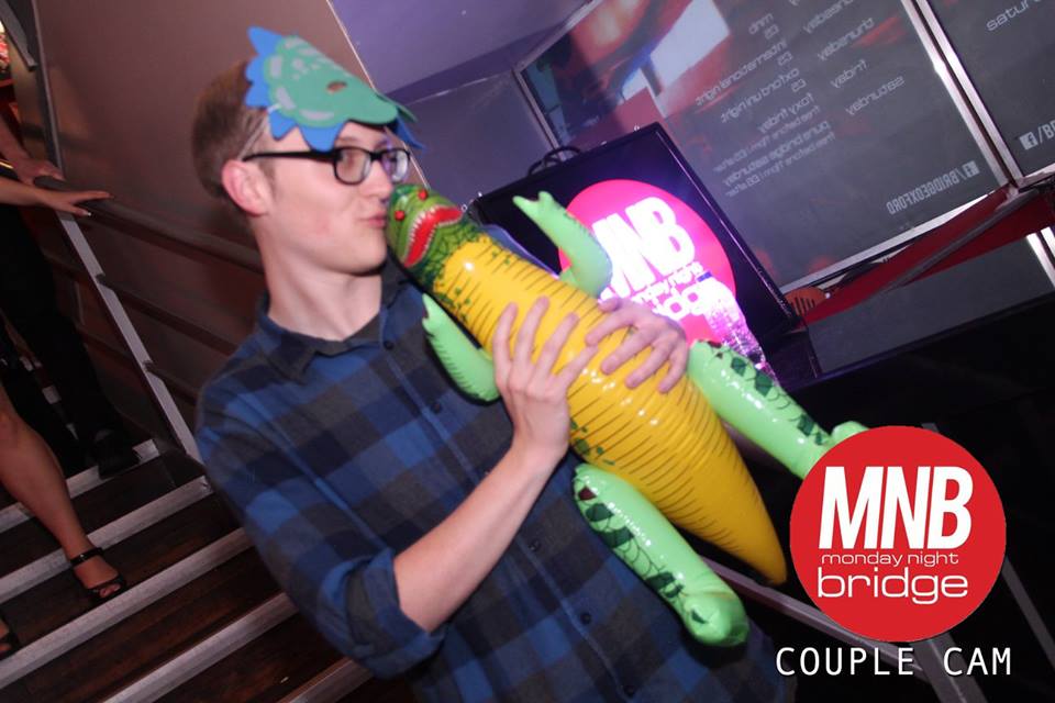 Dino love