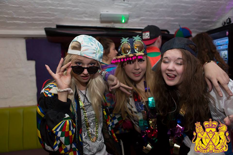 The crews garms are too wavey