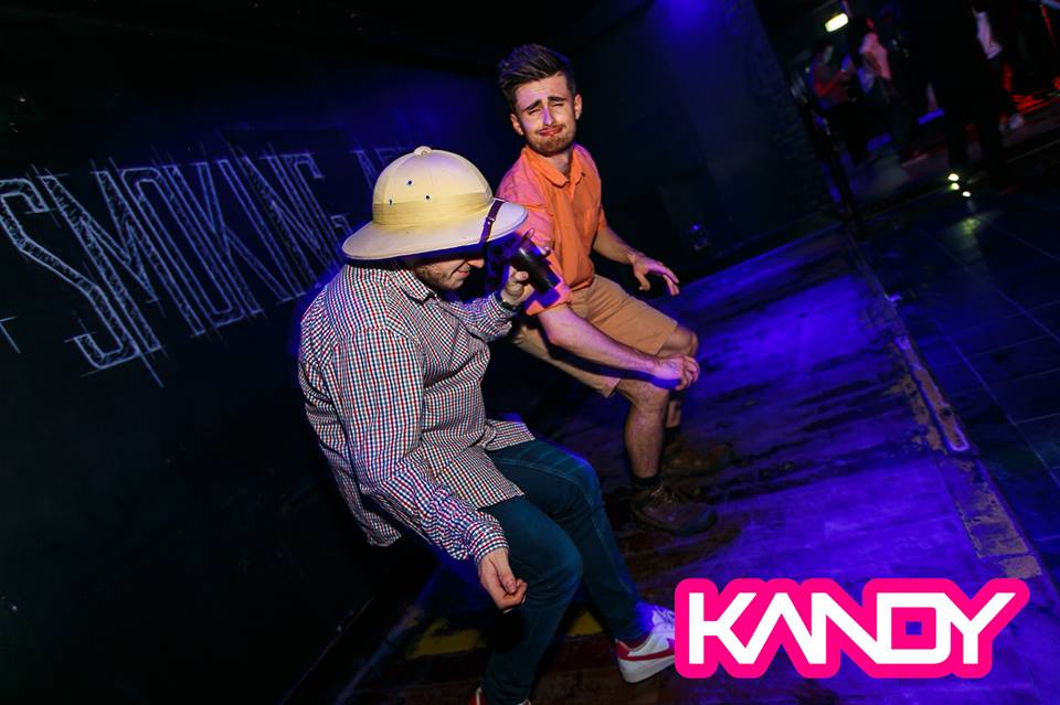 Safari shufflin