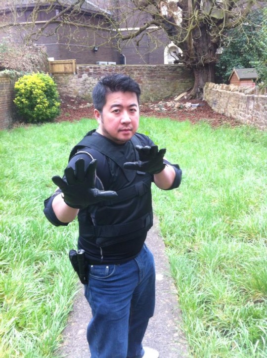 The Fence - use your body language to keep people at an arm's distance