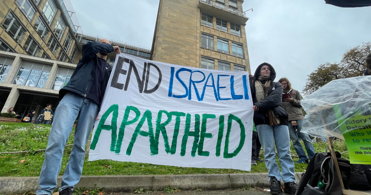 200 Bristol students join pro-Palestine demonstration outside Bristol Uni's Senate House - Vimarsana News