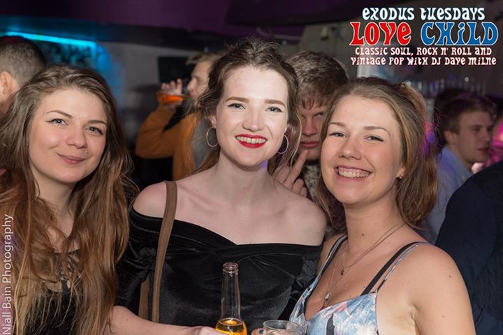 CreepiestPhotoBomb