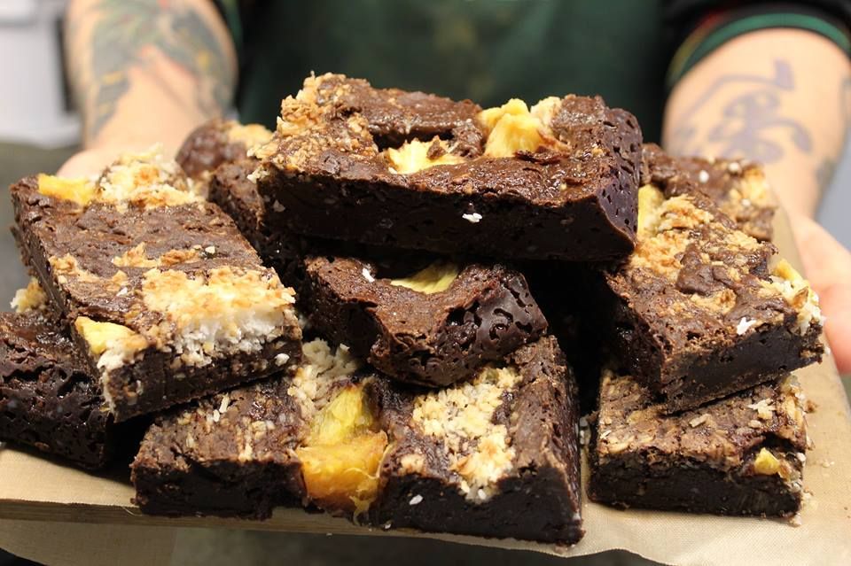 Image may contain: Cocoa, Fudge, Human, Person, Brownie, Cookie, Biscuit, Chocolate, Food, Dessert