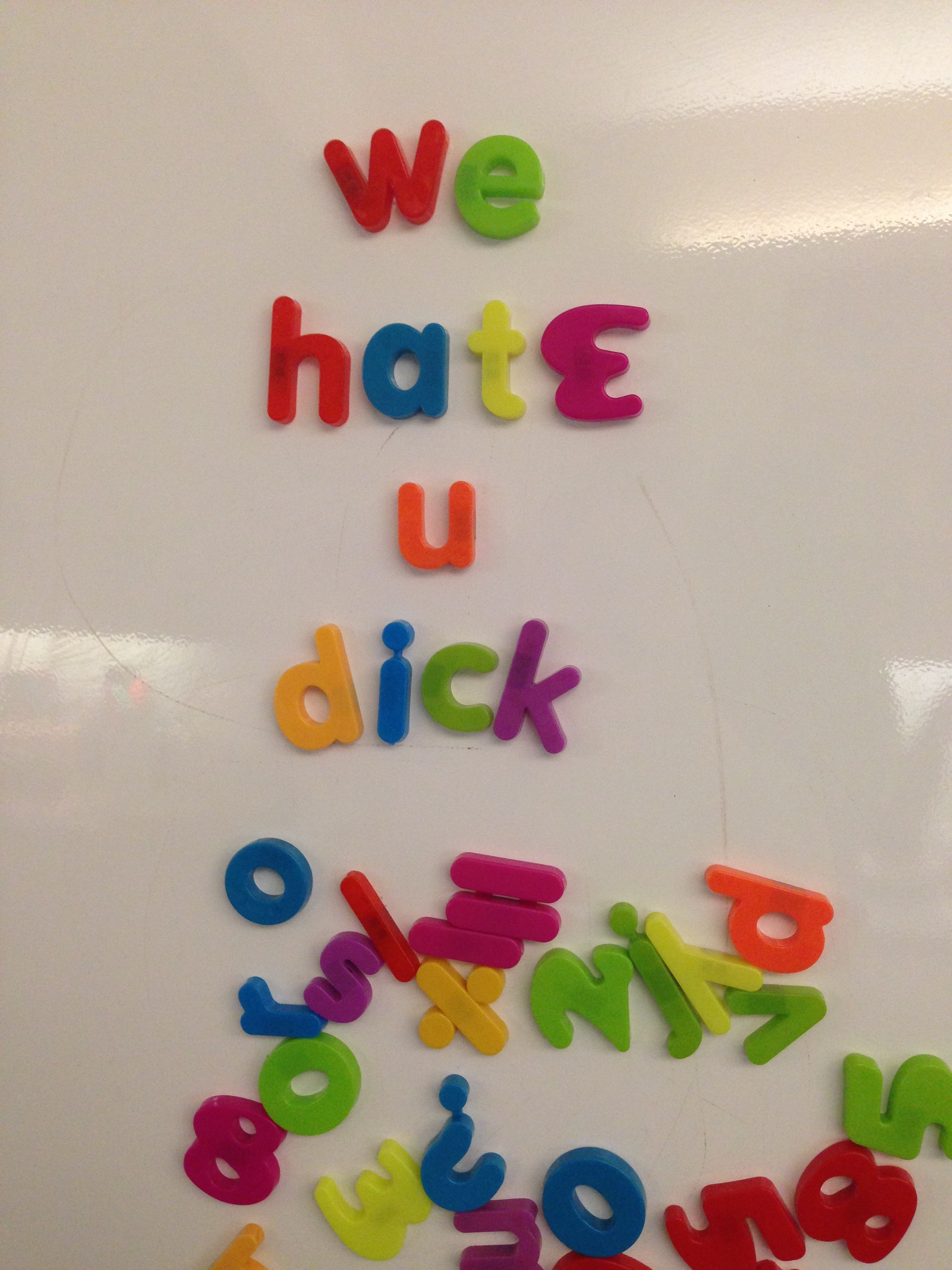 to clarify, fridge magnet sets don't come with commas.