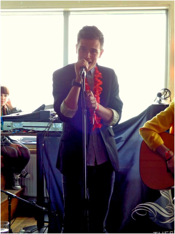 Tom on vocals