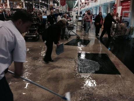 cardiff-flooding-tesco