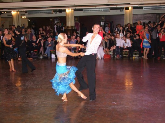 Heggs & Dumingan dancing the Cha in the Team finals