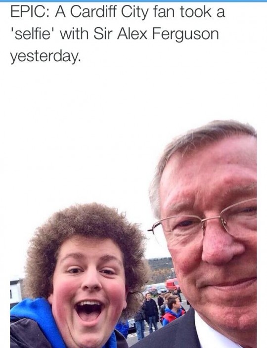 A classic 'fan' selfie.