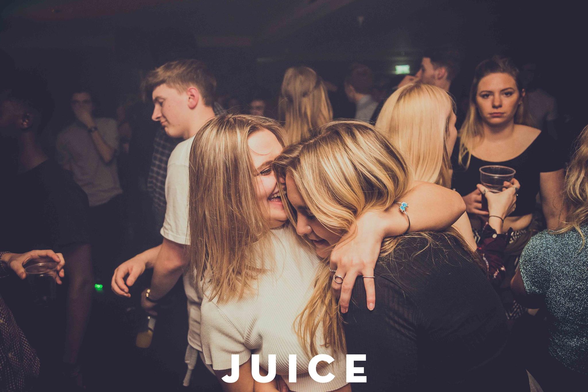 contrasts to the girl in the background