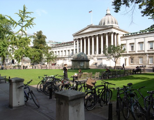 University_College_London_-quadrant-11Sept2006_(1)