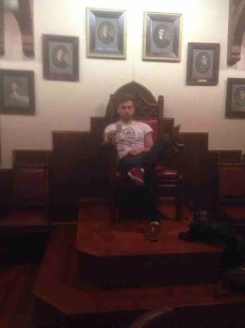 We were even nosey enough to swipe the snorting hat chair, but it was clean.