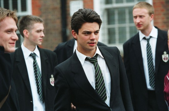 A picture of Dakin coz he's reli hot 'n stuff *gigglez*