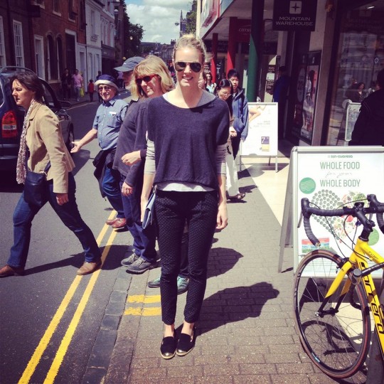 Effortlessly de-glooms it with the sunnies