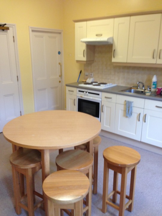 The kitchen: a veritable dining agora